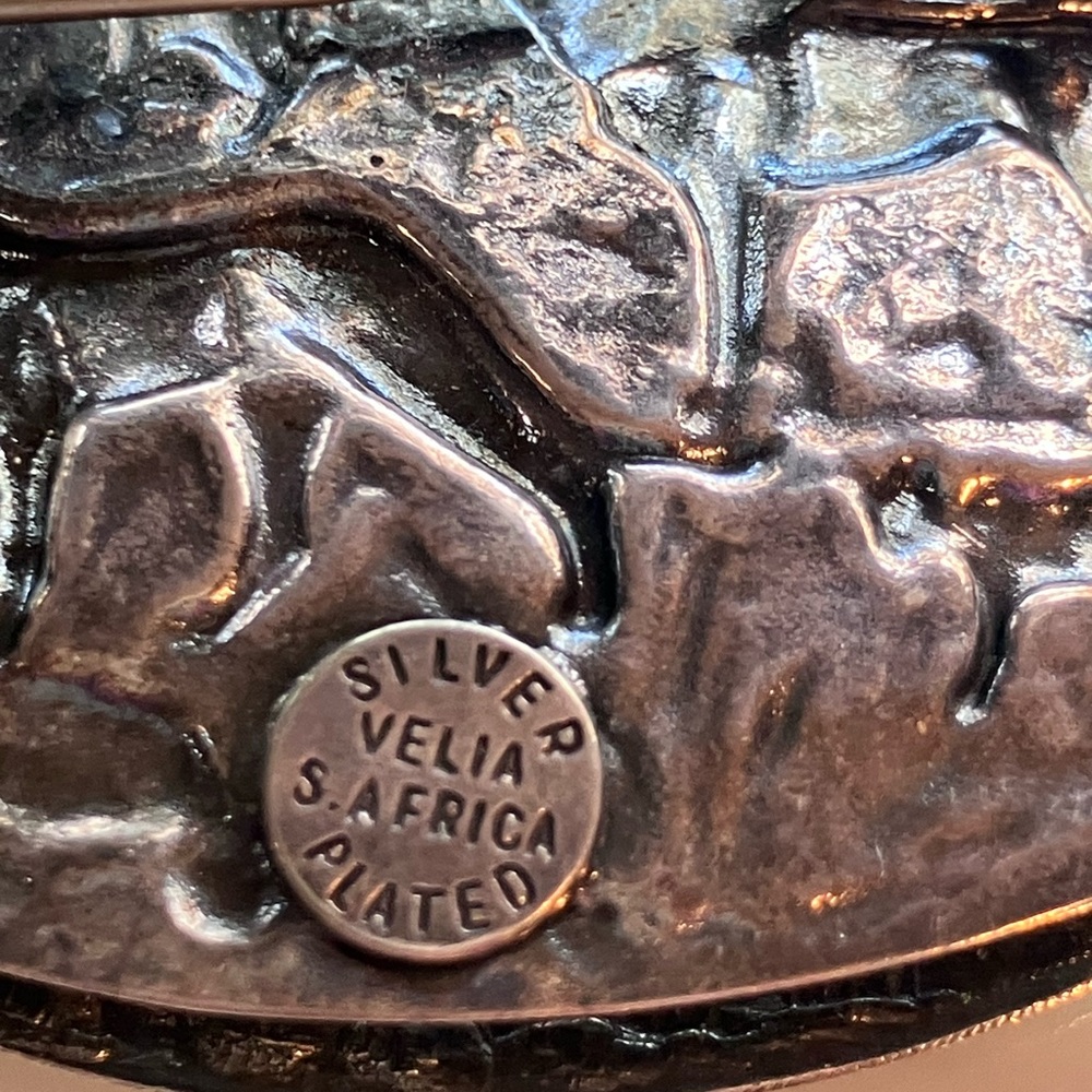 Velia Candida by Joe Calafato South African Lion Brooch - Picture 3 of 8